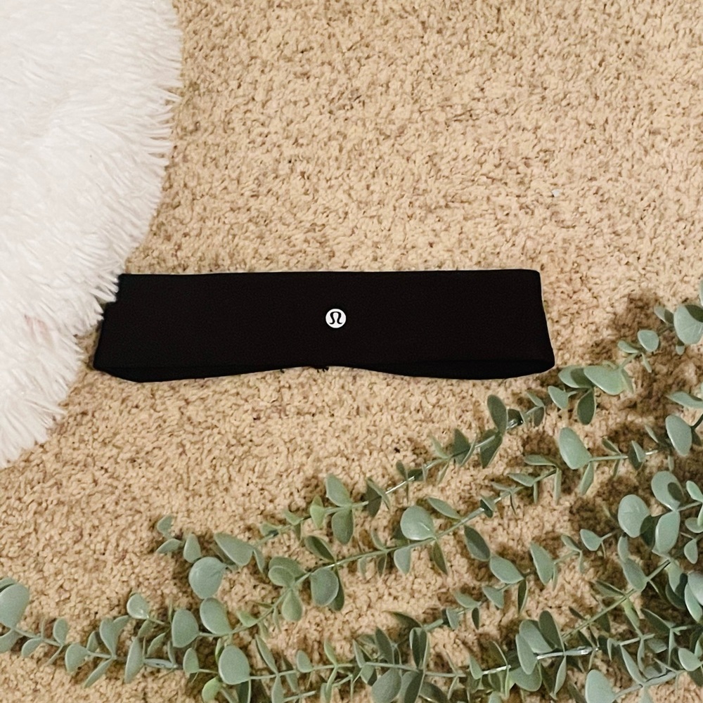 BLACK LULULEMON HEADBAND NEW